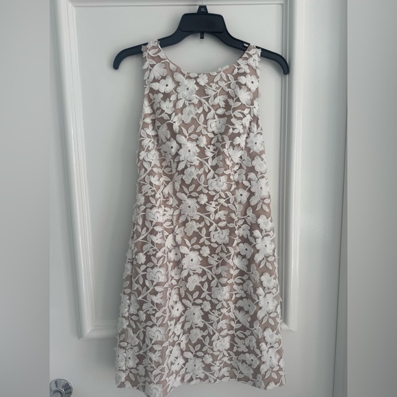 Aidan Mattox  Women White Flower Lace Sleeveless Mini  Dress Size US 6 | EU 38 - Picture 3 of 14